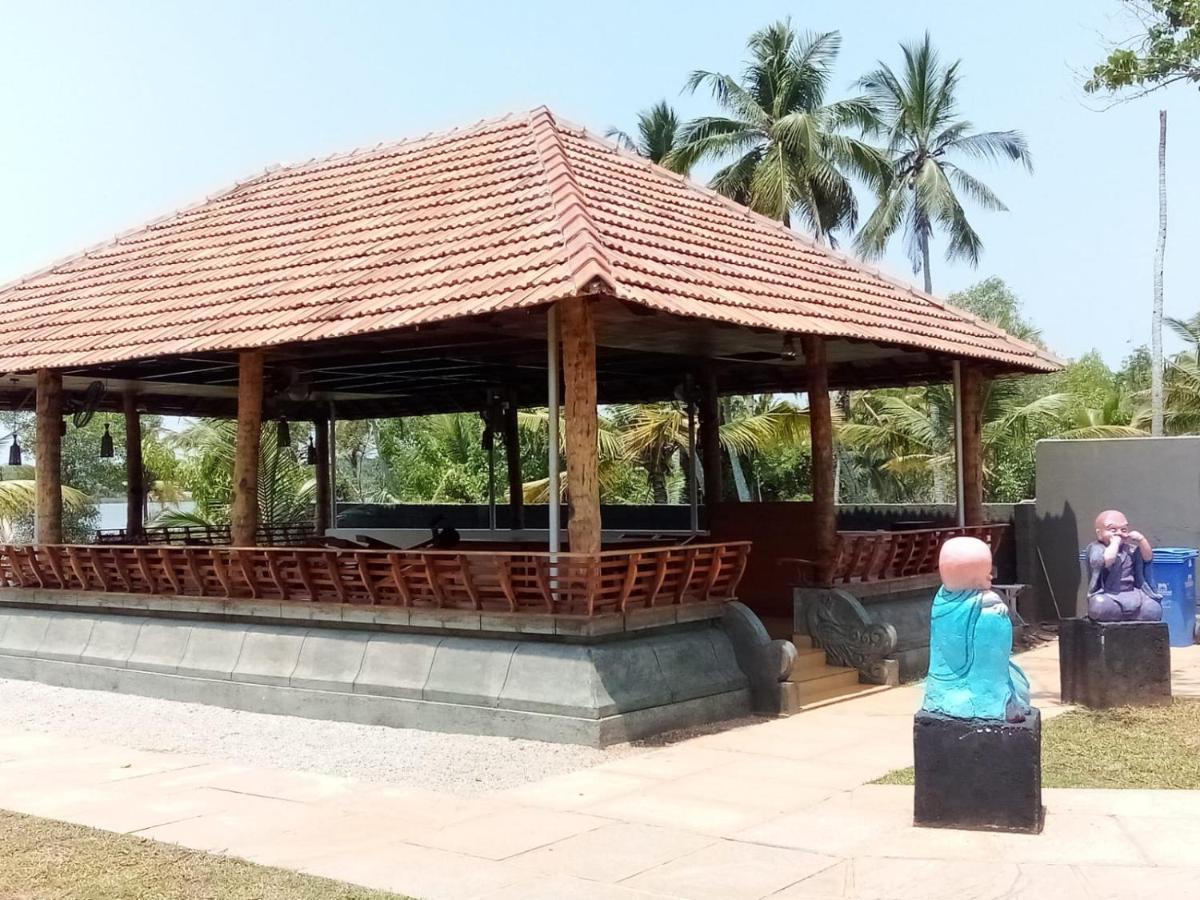 Vakkom Palazzo Varkala Esterno foto